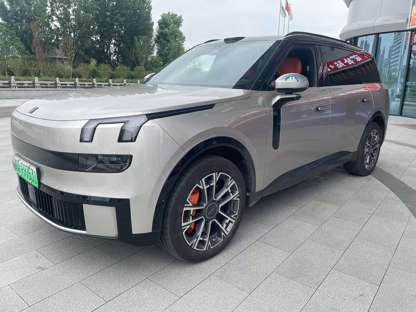 2025 Lynk & Co 900 Silbergrau, 31,700 km, China export – photo 1