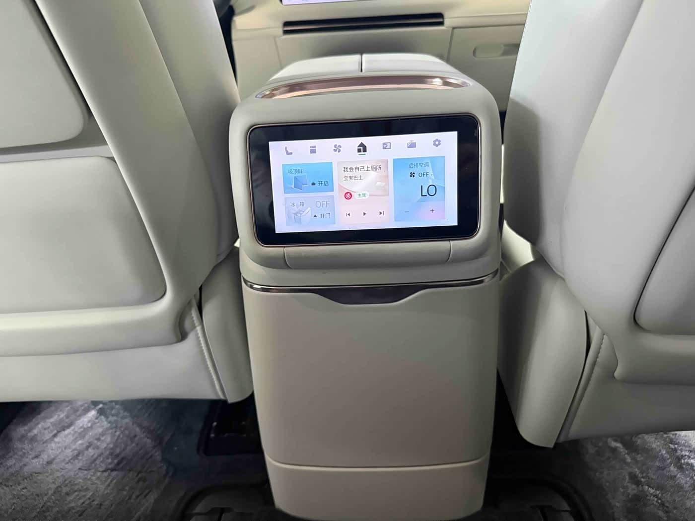 2025 Lynk & Co 900 Green, 16,000 km, China export – photo 12