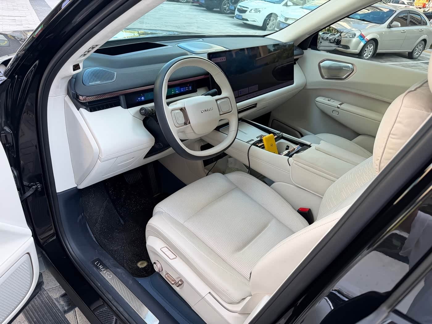 2025 Lynk & Co 900 Black, 14,000 km, China export – photo 3