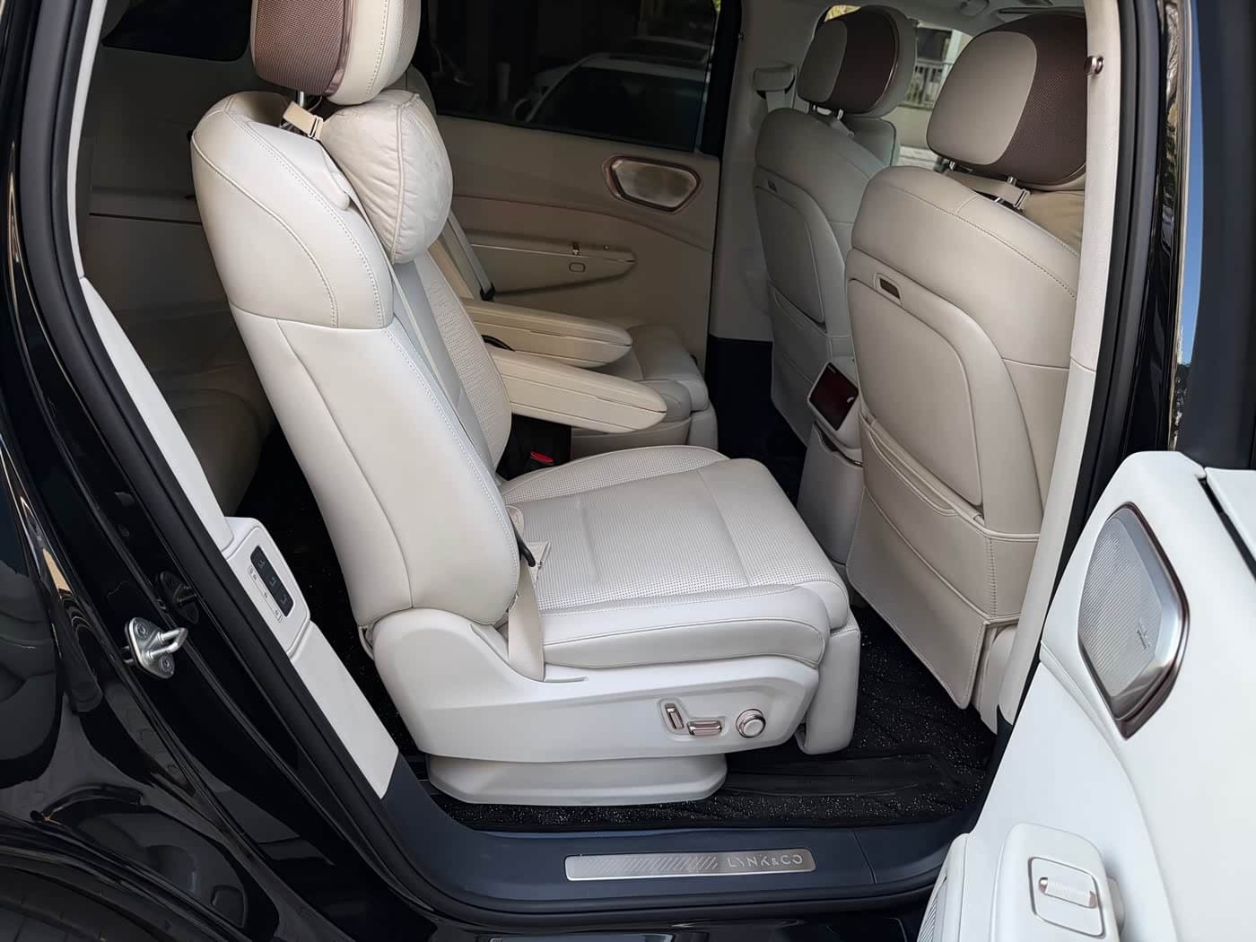 2025 Lynk & Co 900 Black, 14,000 km, China export – photo 10
