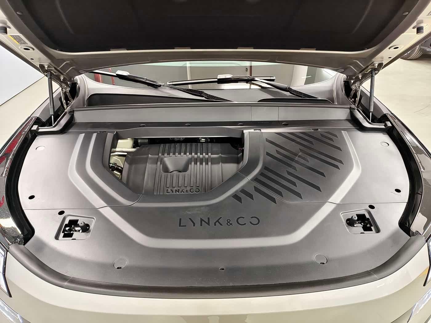 2025 Lynk & Co 900 Gris Plata, 8,000 km, China export – photo 18
