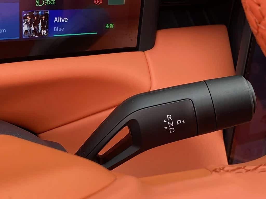 2025 Lynk & Co 900 Black, 17,300 km, China export – photo 14