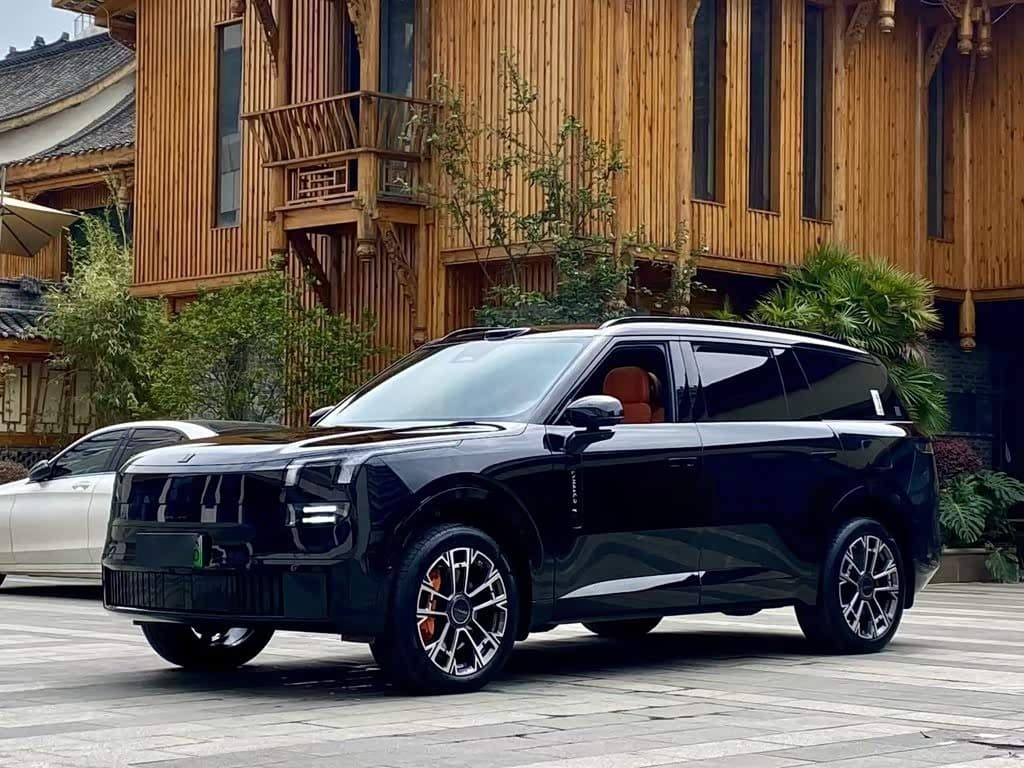 2025 Lynk & Co 900 Black, 17,300 km, China export – photo 2