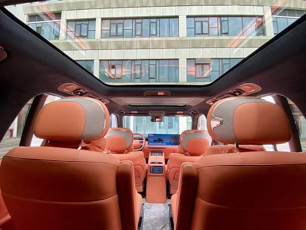 2025 Lynk & Co 900 Black, 17,300 km, China export – photo 18