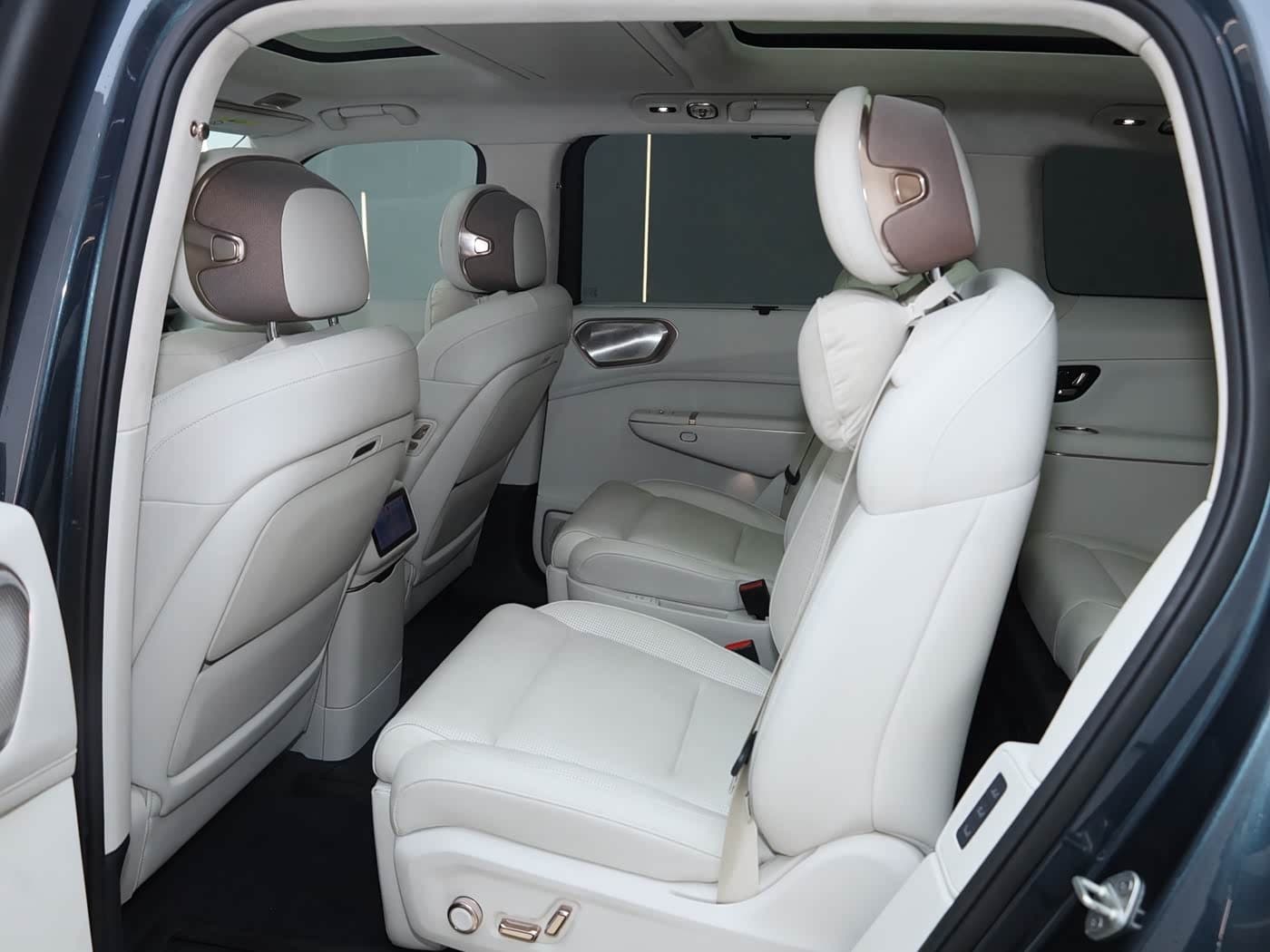 2025 Lynk & Co 900 Blue, 23,400 km, China export – photo 17