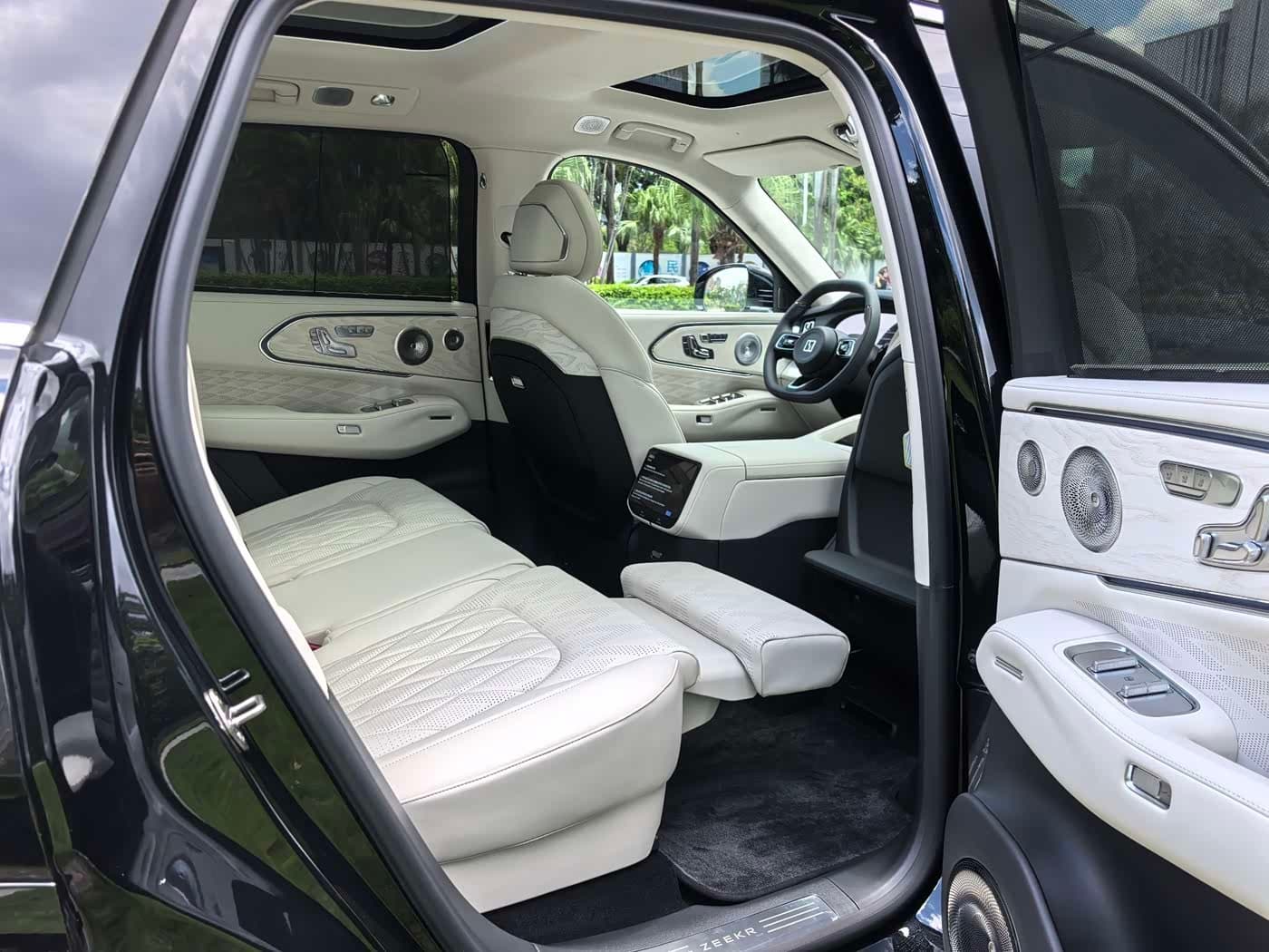 2026 Zeekr 8X Black, 100 km, China export – photo 7