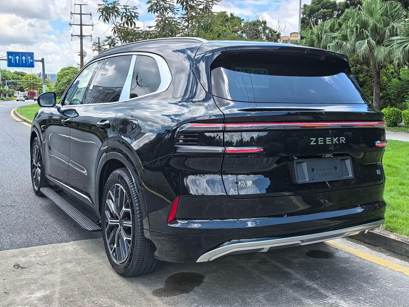 2026 Zeekr 8X Black, 100 km, China export – photo 12