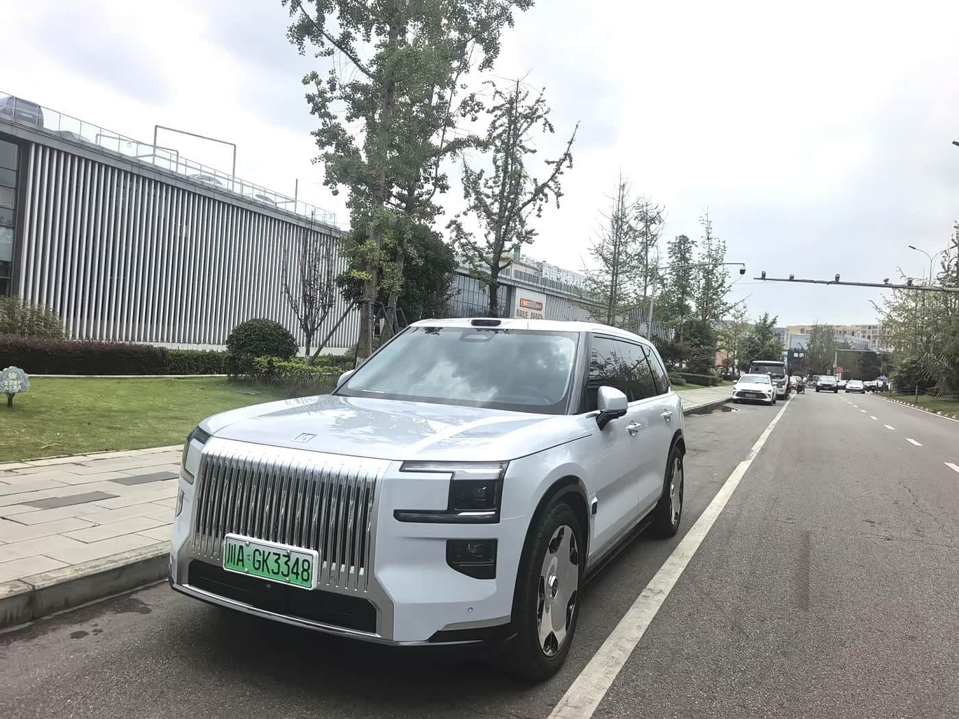 2025 Zeekr 9X White, 14,000 km, China export – photo 1