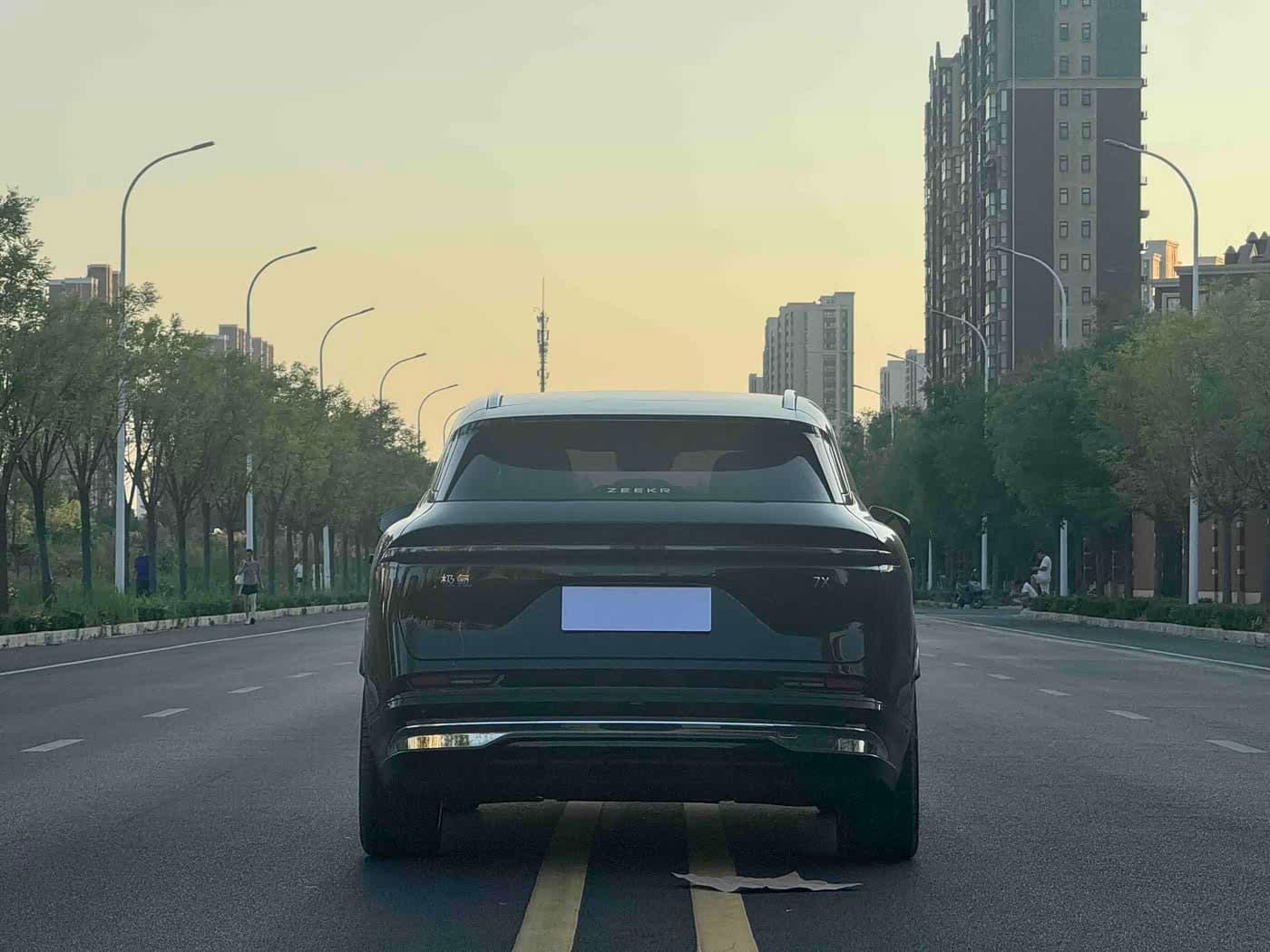 2025 Zeekr 7X Black, 5,000 km, China export – photo 8