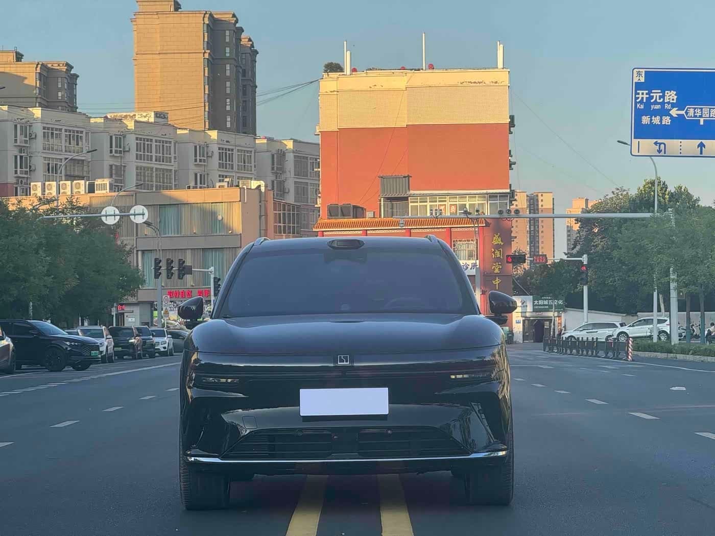 2025 Zeekr 7X Black, 5,000 km, China export – photo 2