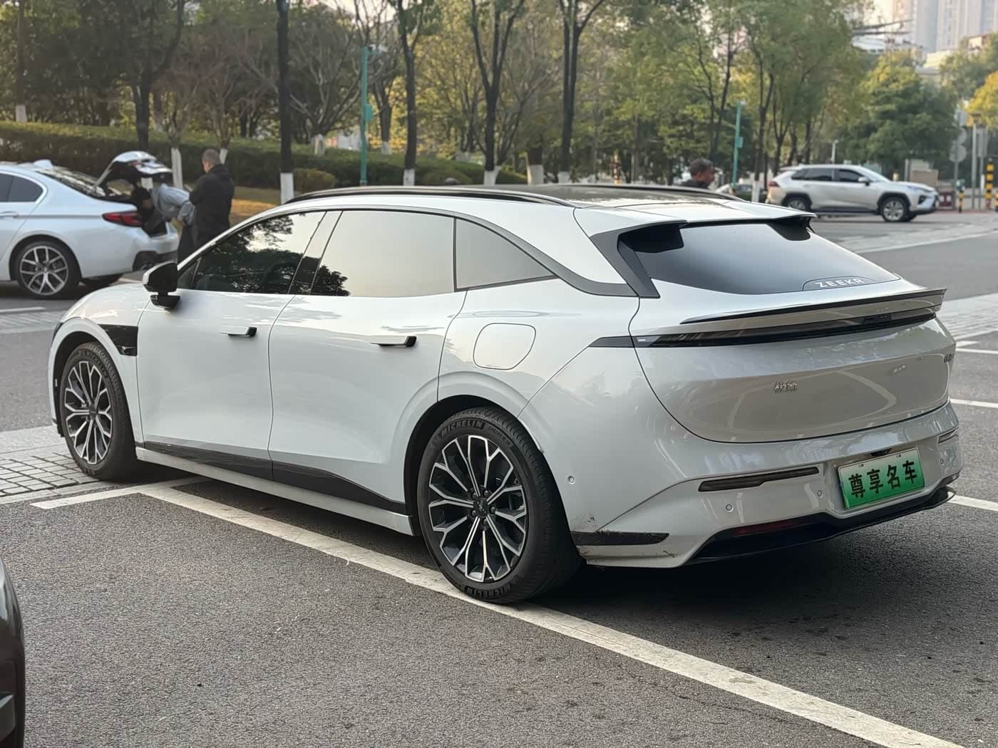 2025 Zeekr 007GT Silver Gray, 13,000 km, China export – photo 7
