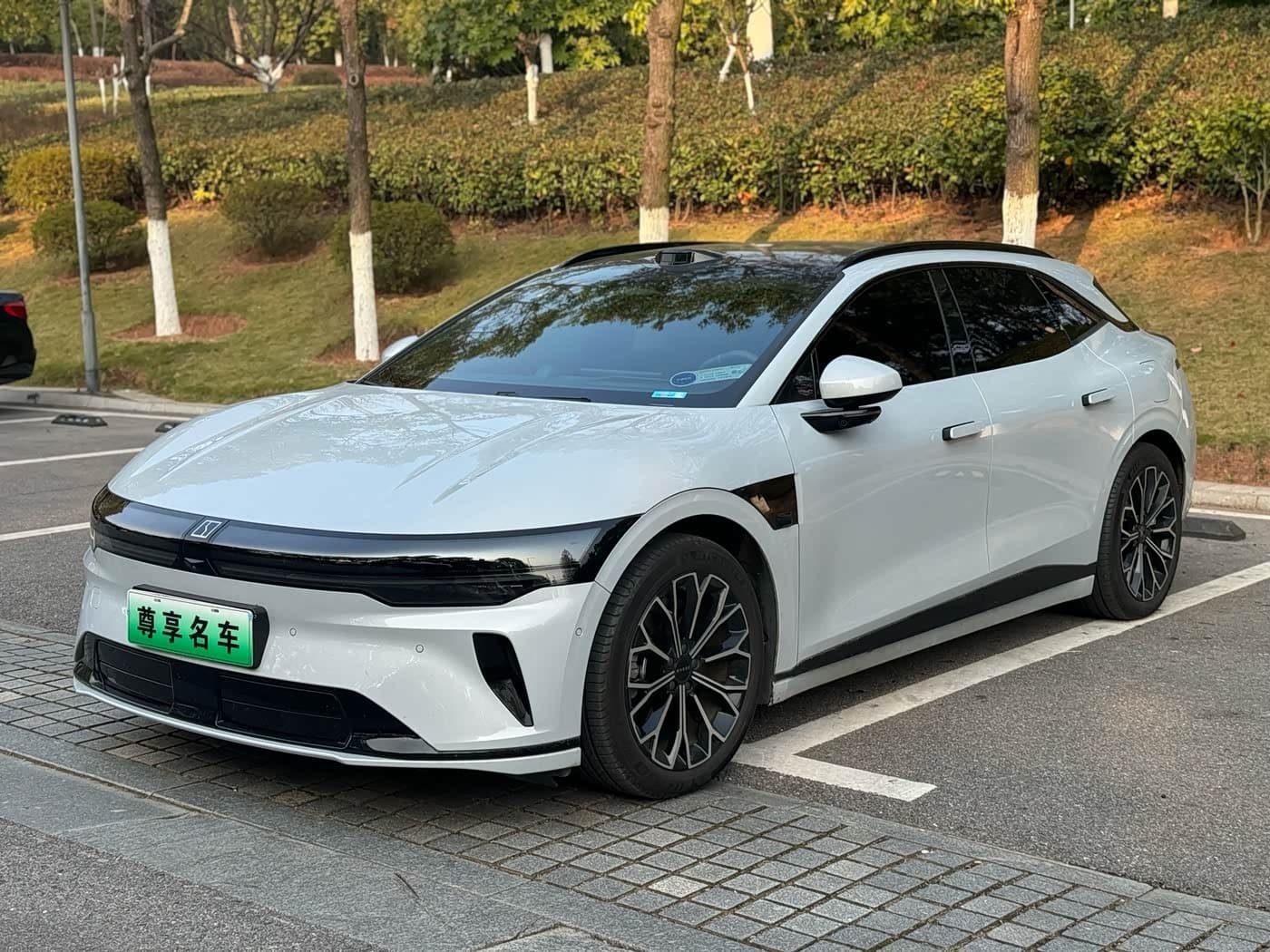 2025 Zeekr 007GT Silver Gray, 13,000 km, China export – photo 1