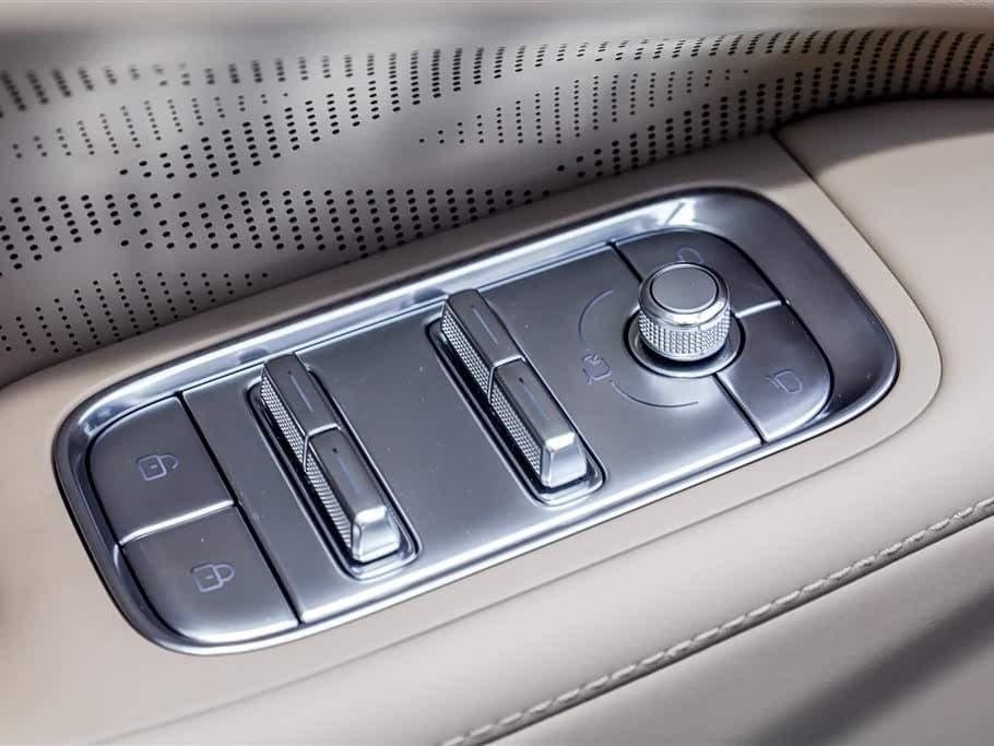 2026 Zeekr 8X White, 700 km, China export – photo 15
