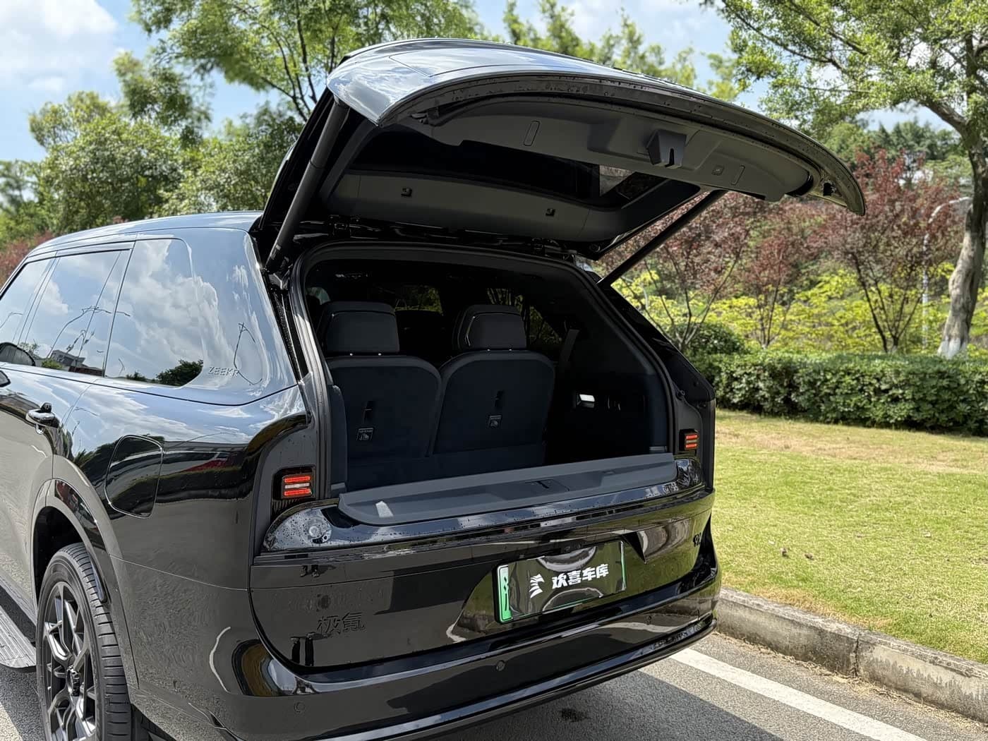 2025 Zeekr 9X Black, 4,000 km, China export – photo 17