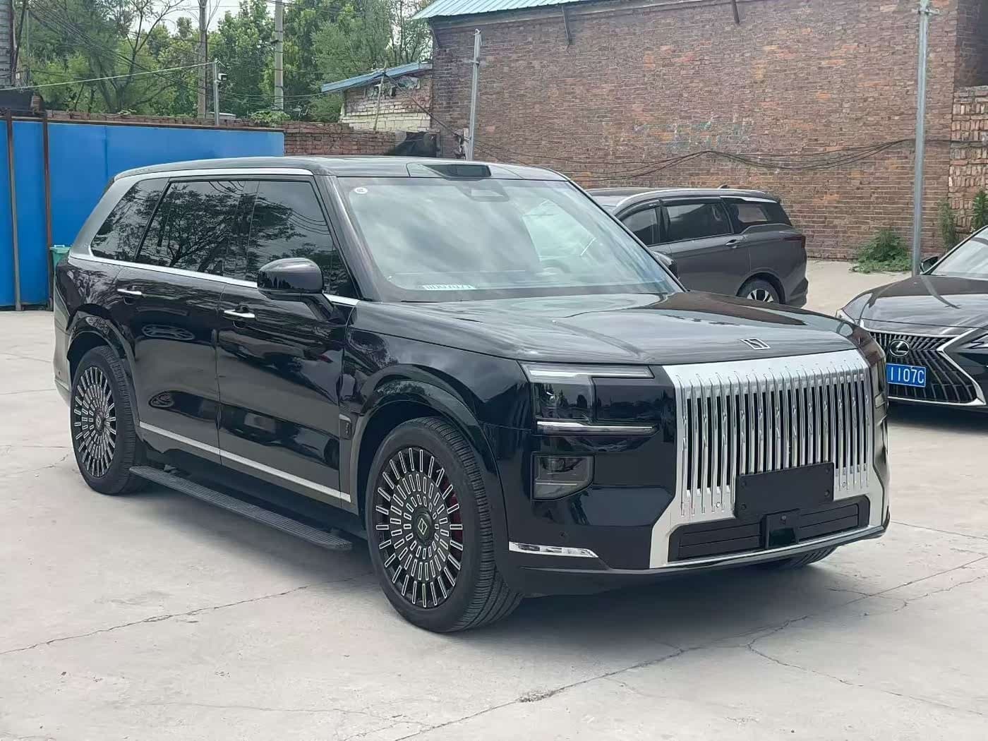 2025 Zeekr 9X Black, 10,000 km, China export – photo 3