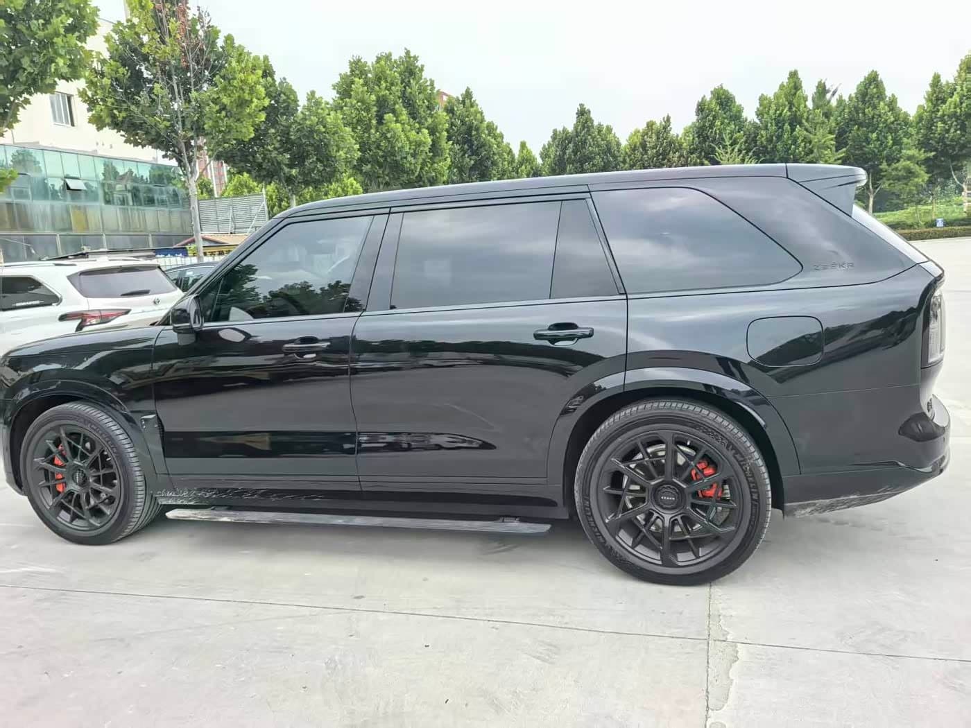 2025 Zeekr 9X Black, 9,000 km, China export – photo 3