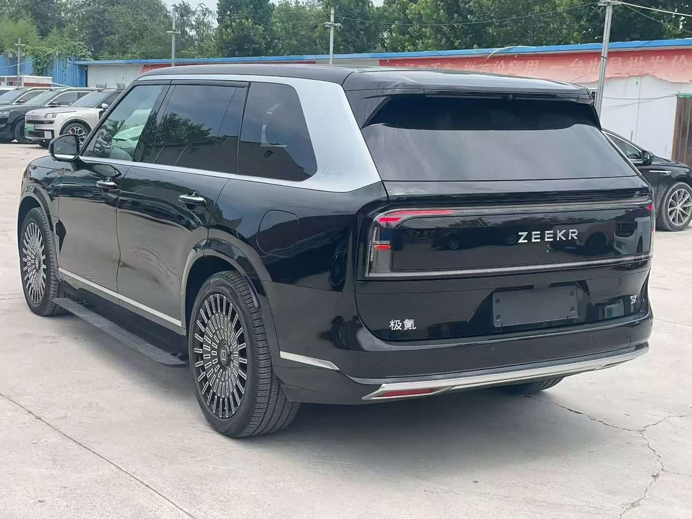 2025 Zeekr 9X Black, 10,000 km, China export – photo 9