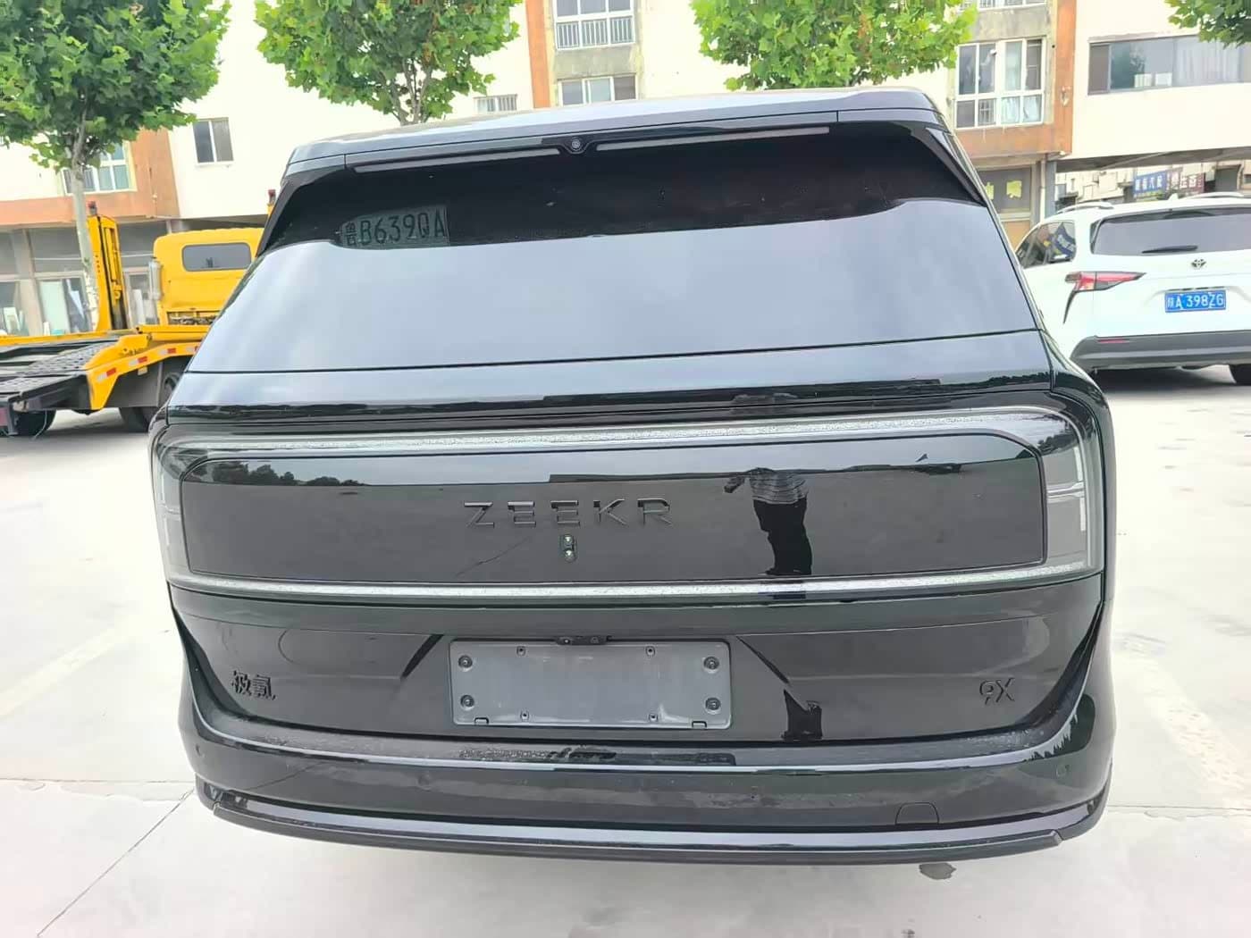 2025 Zeekr 9X Black, 9,000 km, China export – photo 4
