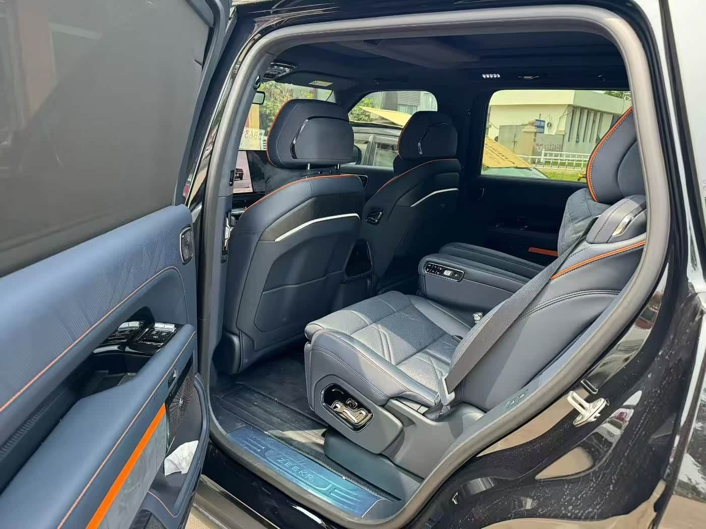 2025 Zeekr 9X Black, 9,000 km, China export – photo 18