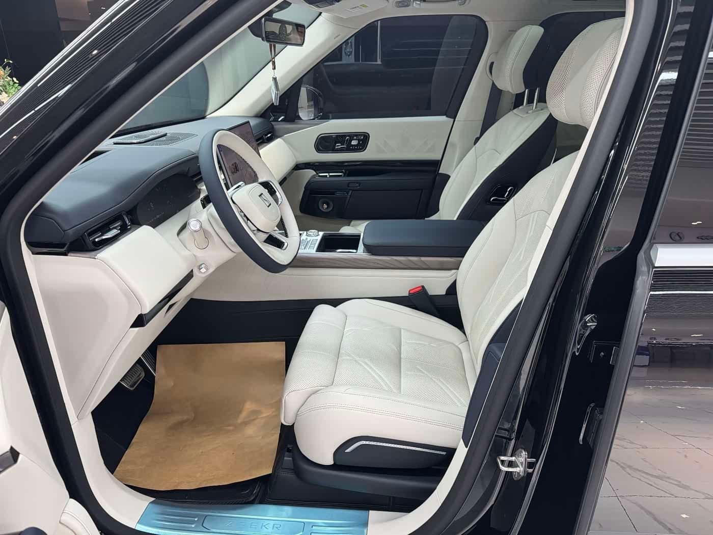 2025 Zeekr 9X Black, 27,900 km, China export – photo 11
