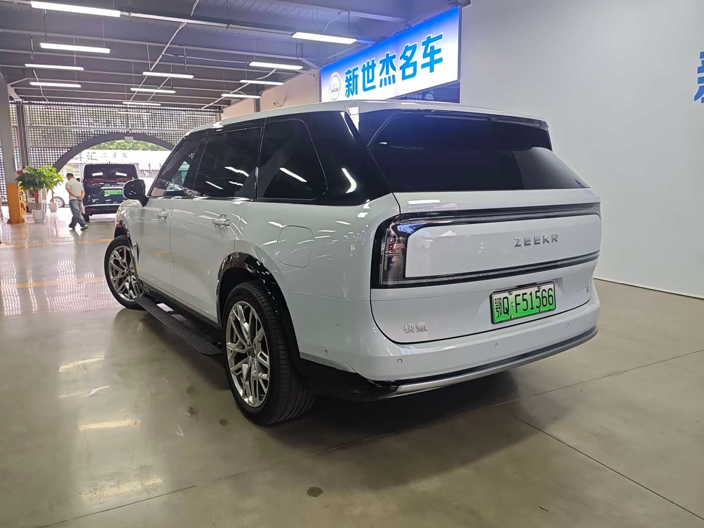 2025 Zeekr 9X White, 10,000 km, China export – photo 13