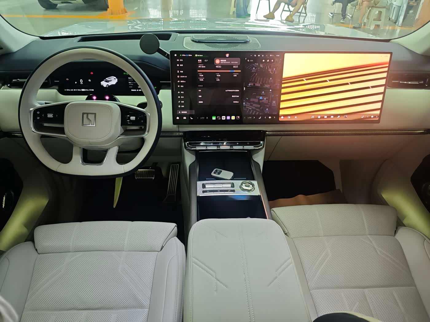 2025 Zeekr 9X White, 10,000 km, China export – photo 9