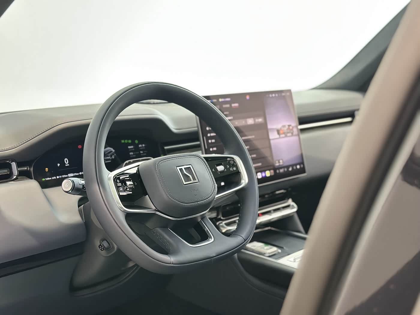 2025 Zeekr 9X Black, 10,000 km, China export – photo 11