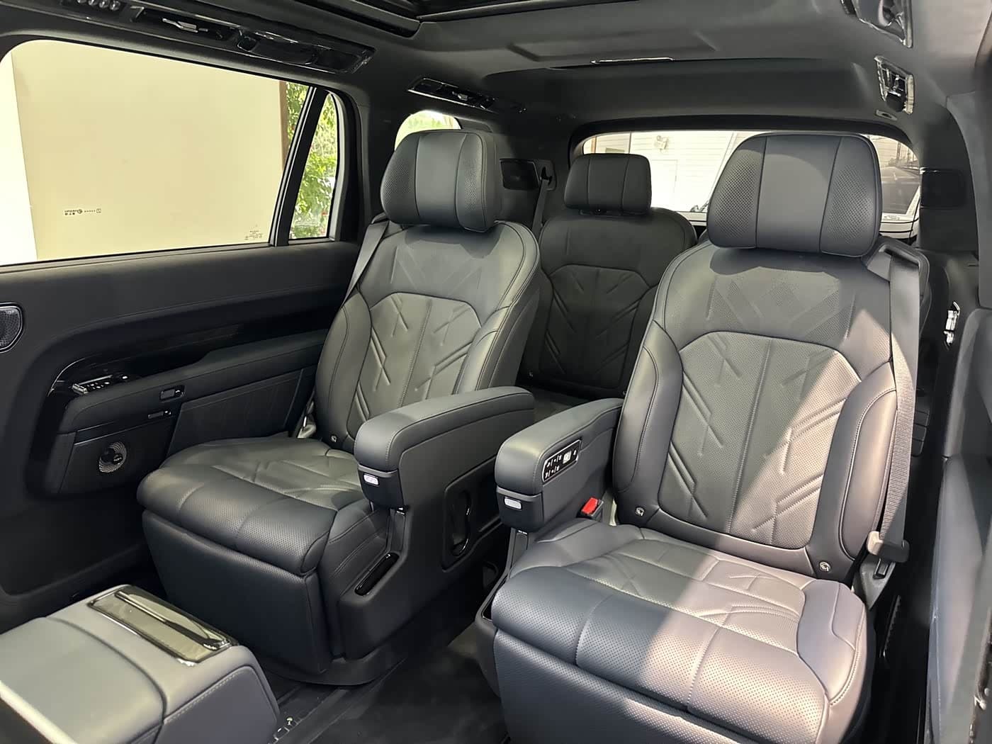 2025 Zeekr 9X Black, 10,000 km, China export – photo 20