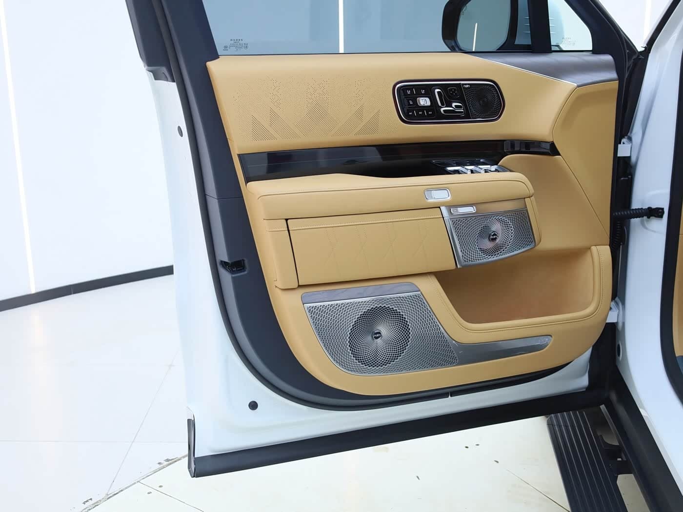 2025 Zeekr 9X White, 1,600 km, China export – photo 19