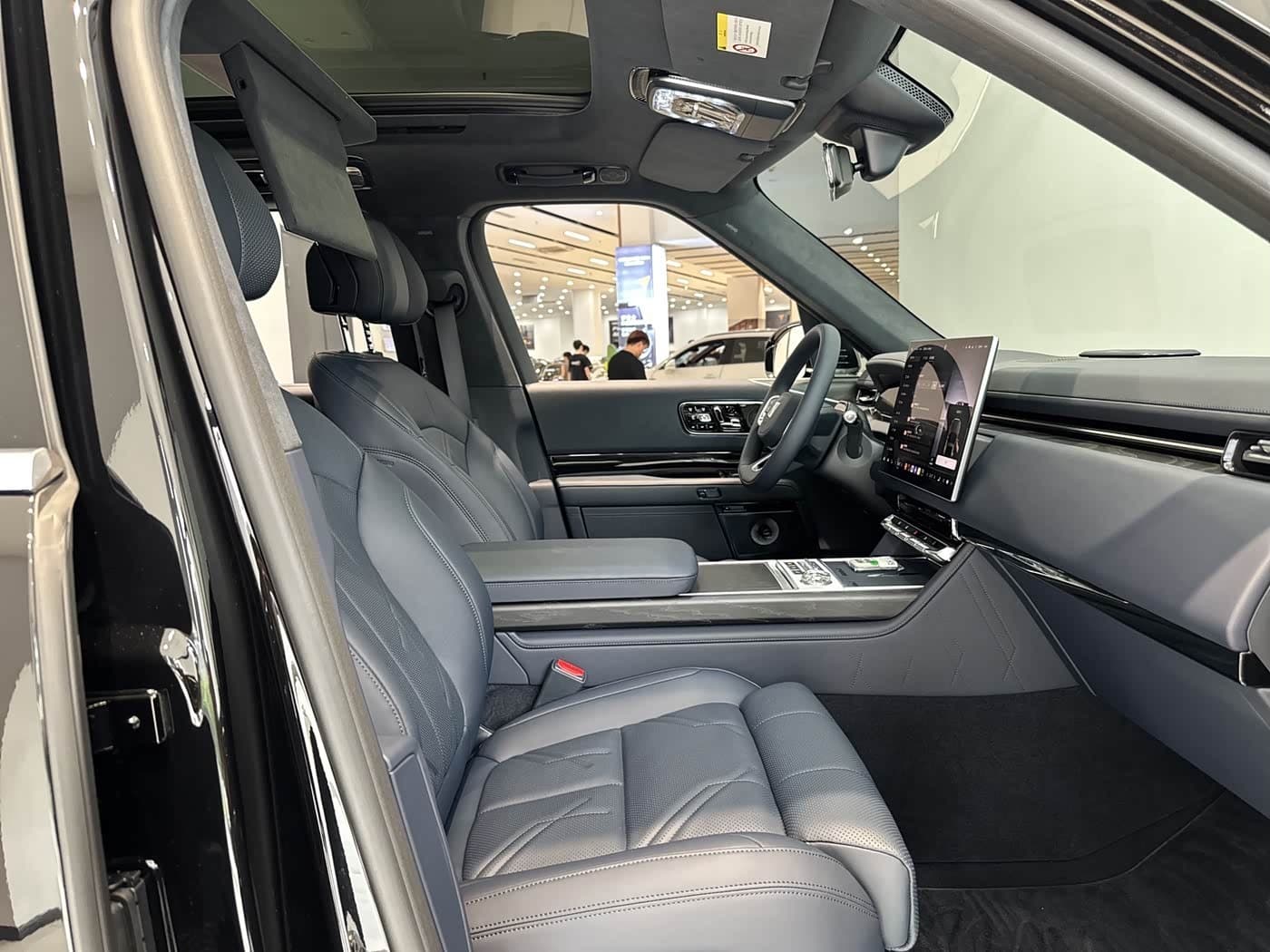2025 Zeekr 9X Black, 10,000 km, China export – photo 17