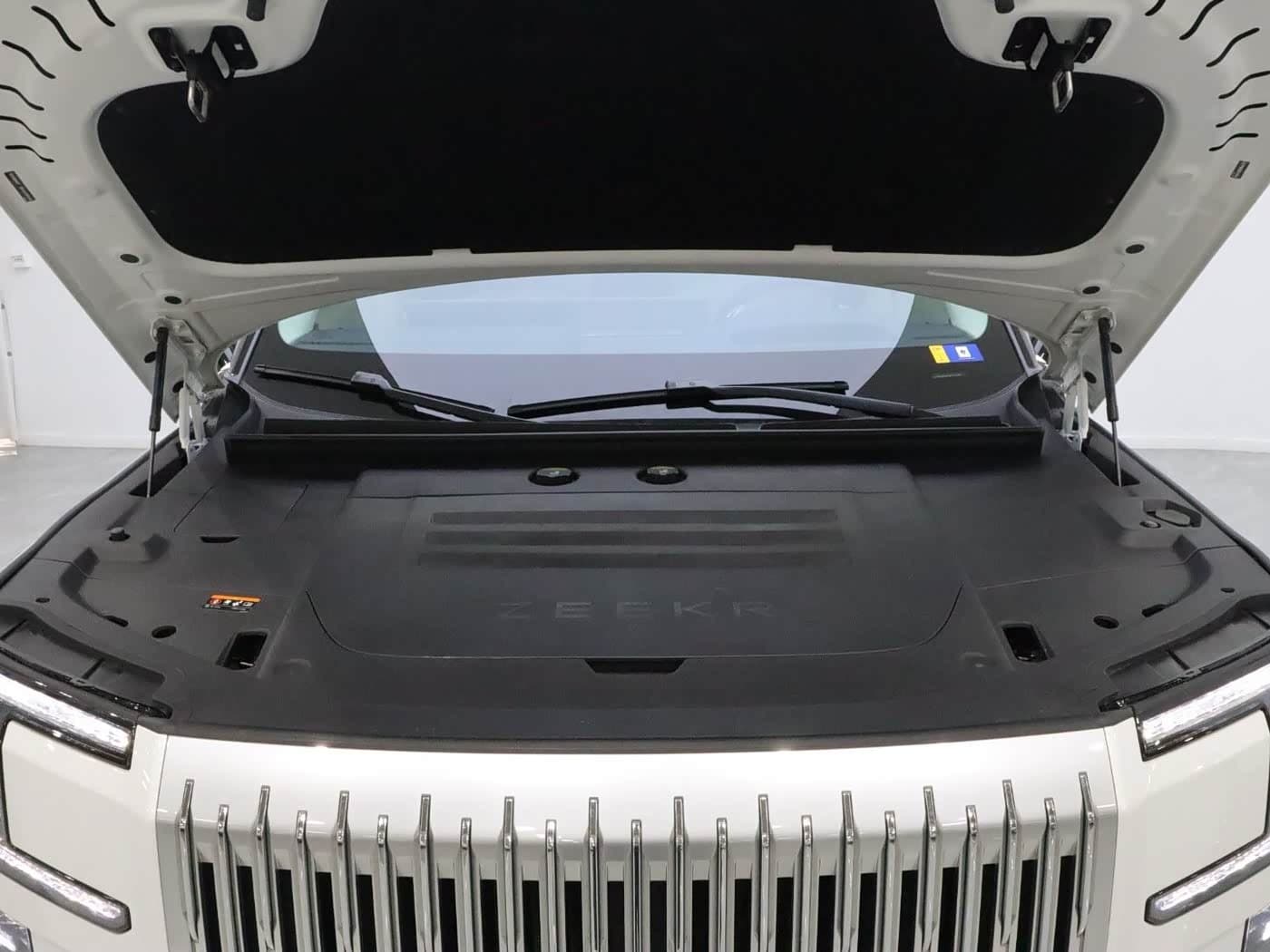 2025 Zeekr 9X White, 17,000 km, China export – photo 19