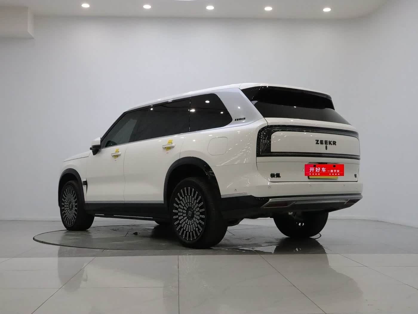 2025 Zeekr 9X White, 17,000 km, China export – photo 5