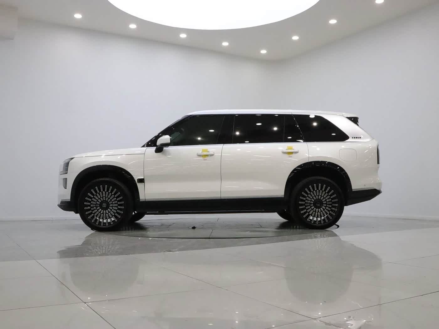 2025 Zeekr 9X White, 17,000 km, China export – photo 7