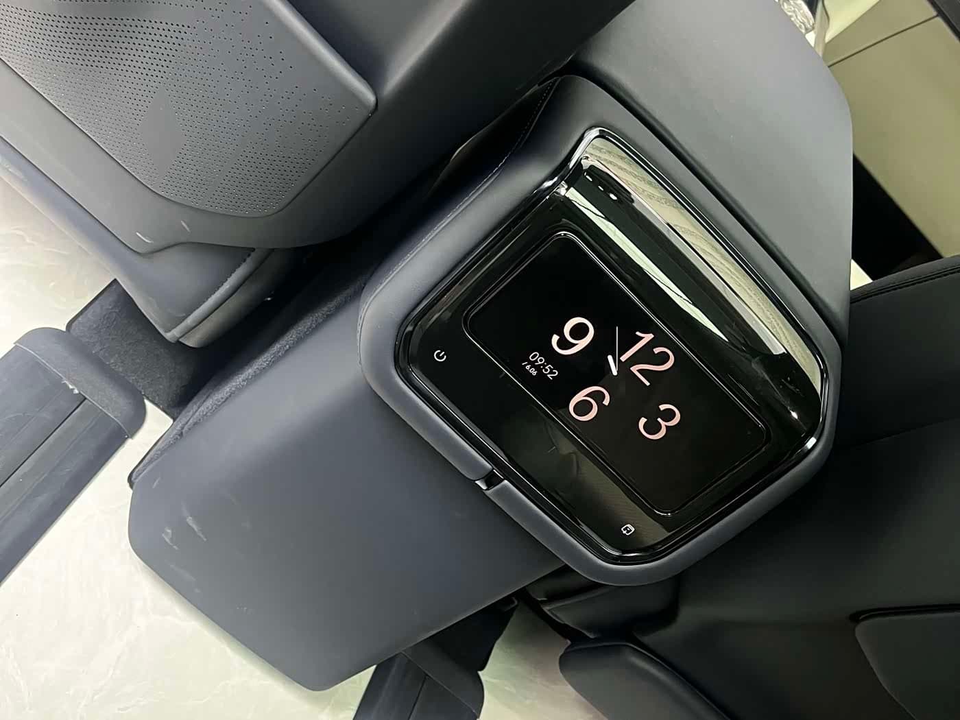 2025 Zeekr 9X Black, 4,000 km, China export – photo 17