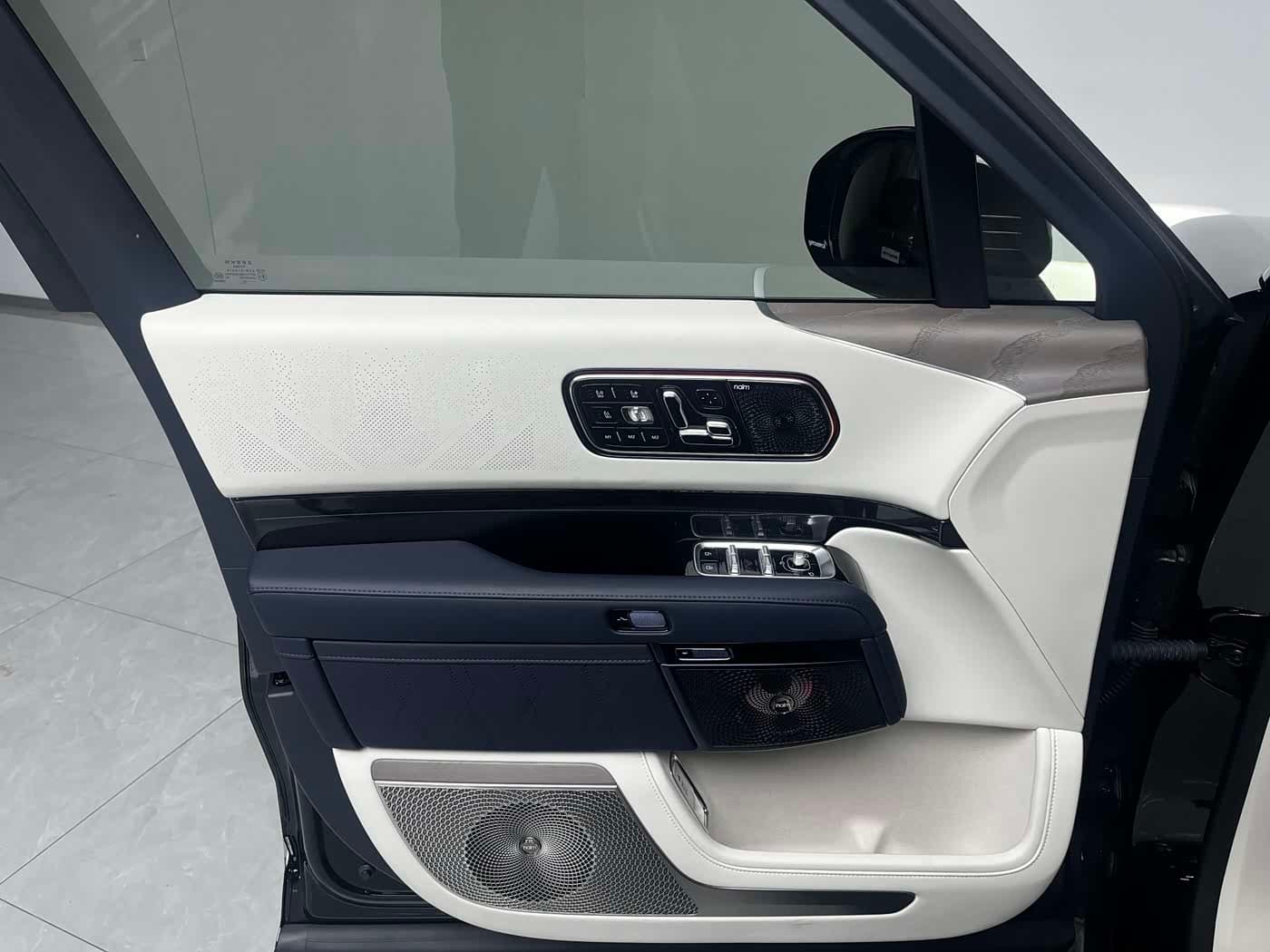2025 Zeekr 9X Black, 4,000 km, China export – photo 14