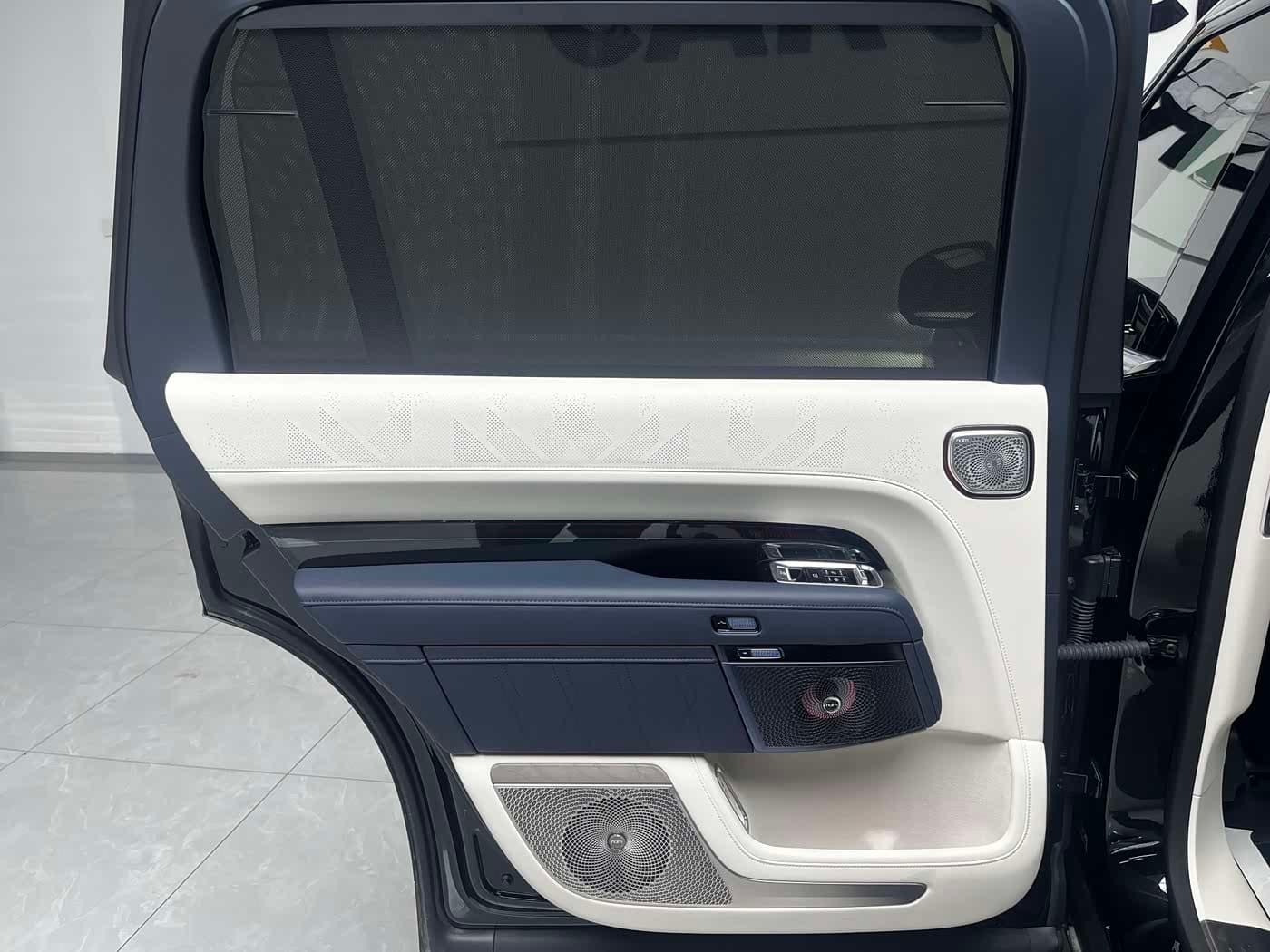 2025 Zeekr 9X Black, 4,000 km, China export – photo 13