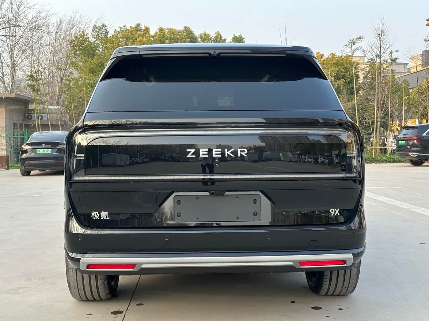 2025 Zeekr 9X Black, 1,000 km, China export – photo 5
