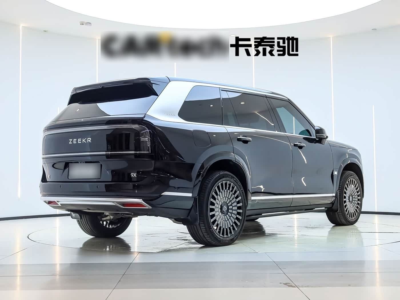 2025 Zeekr 9X Black, 12,500 km, China export – photo 2