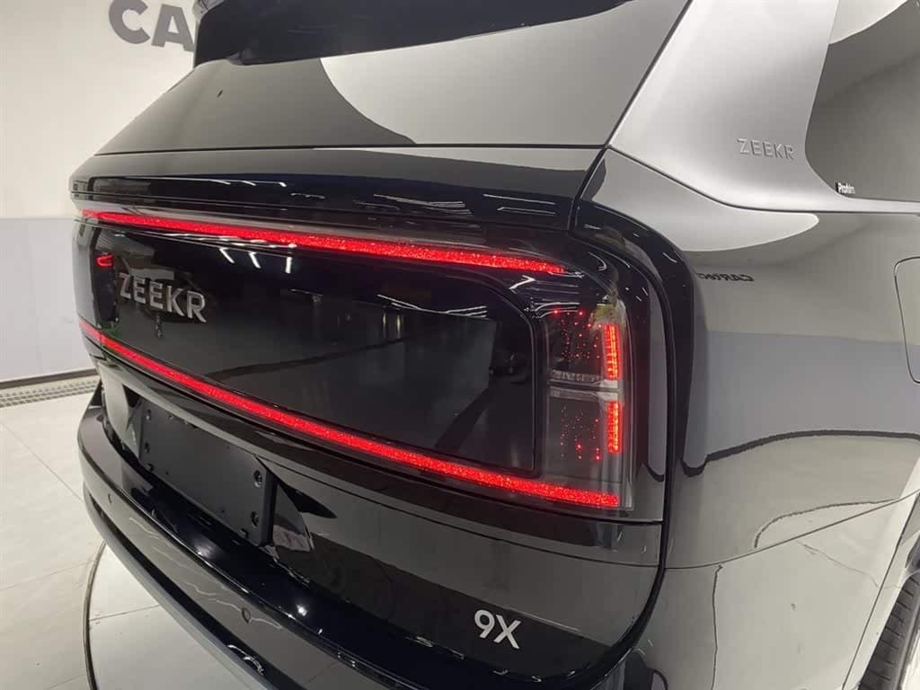 2025 Zeekr 9X Black, 11,000 km, China export – photo 10
