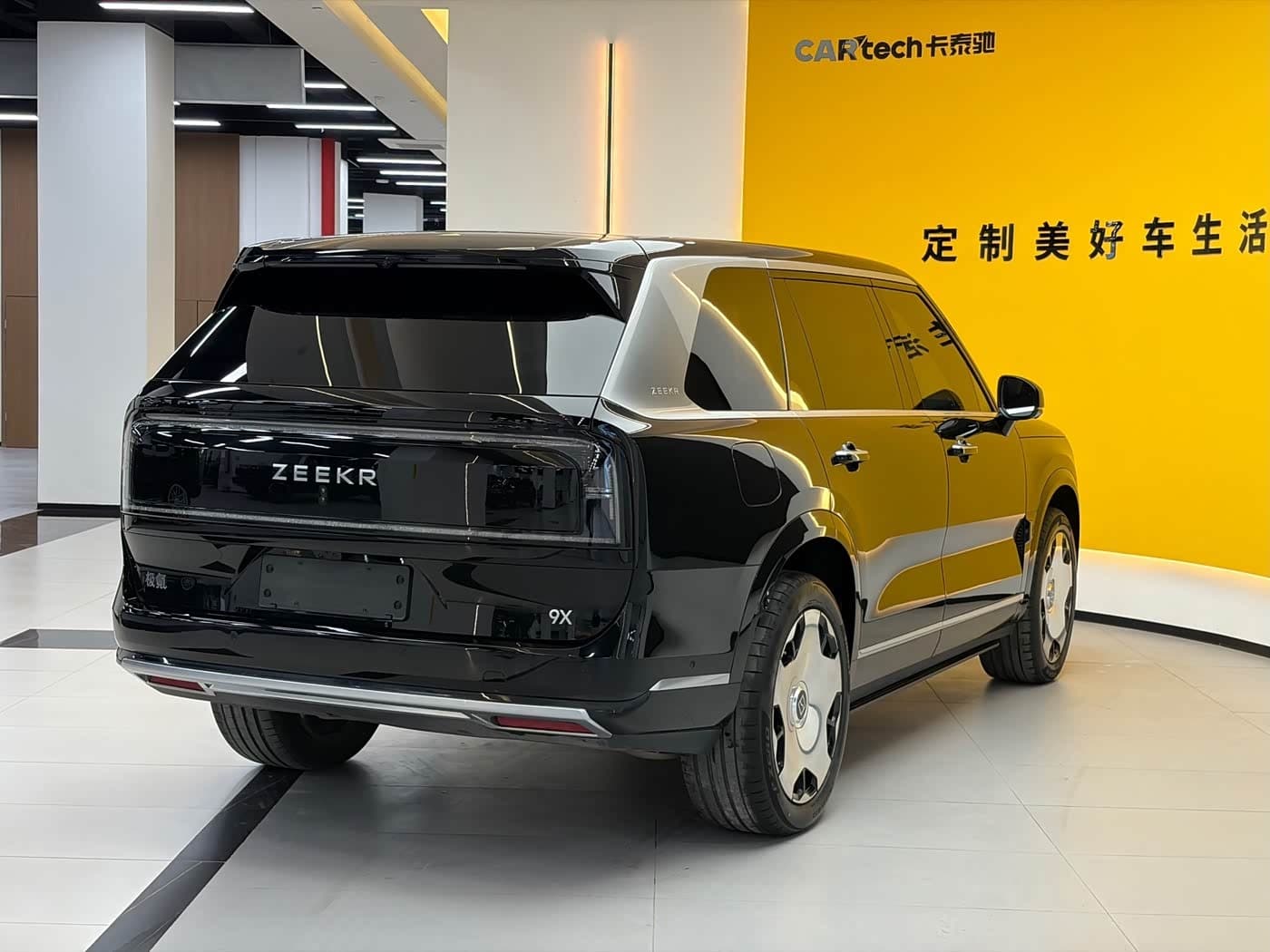 2025 Zeekr 9X Black, 8,200 km, China export – photo 5