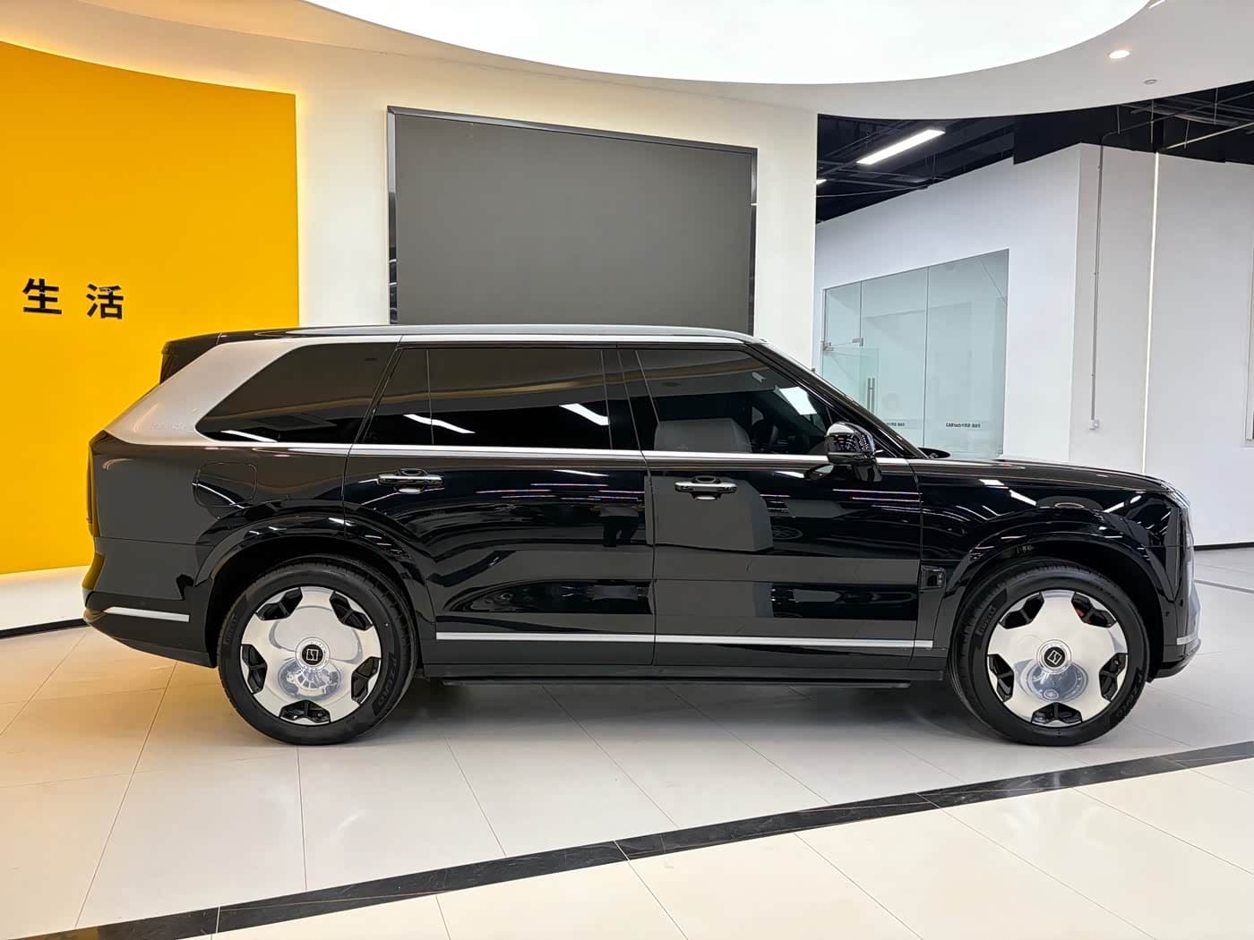 2025 Zeekr 9X Black, 8,200 km, China export – photo 4