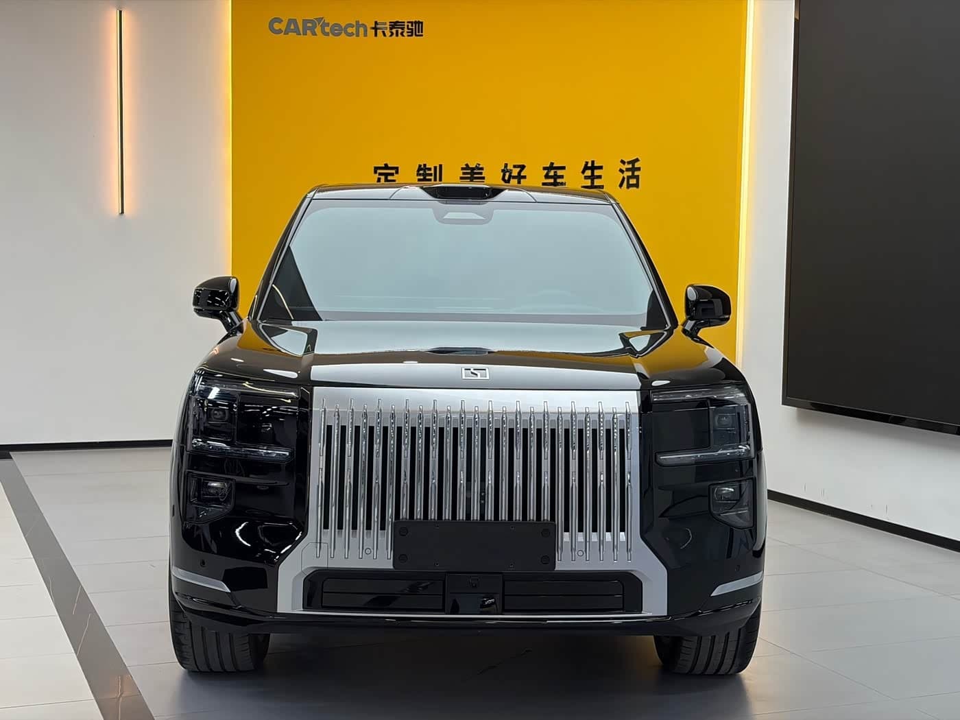 2025 Zeekr 9X Black, 8,200 km, China export – photo 2