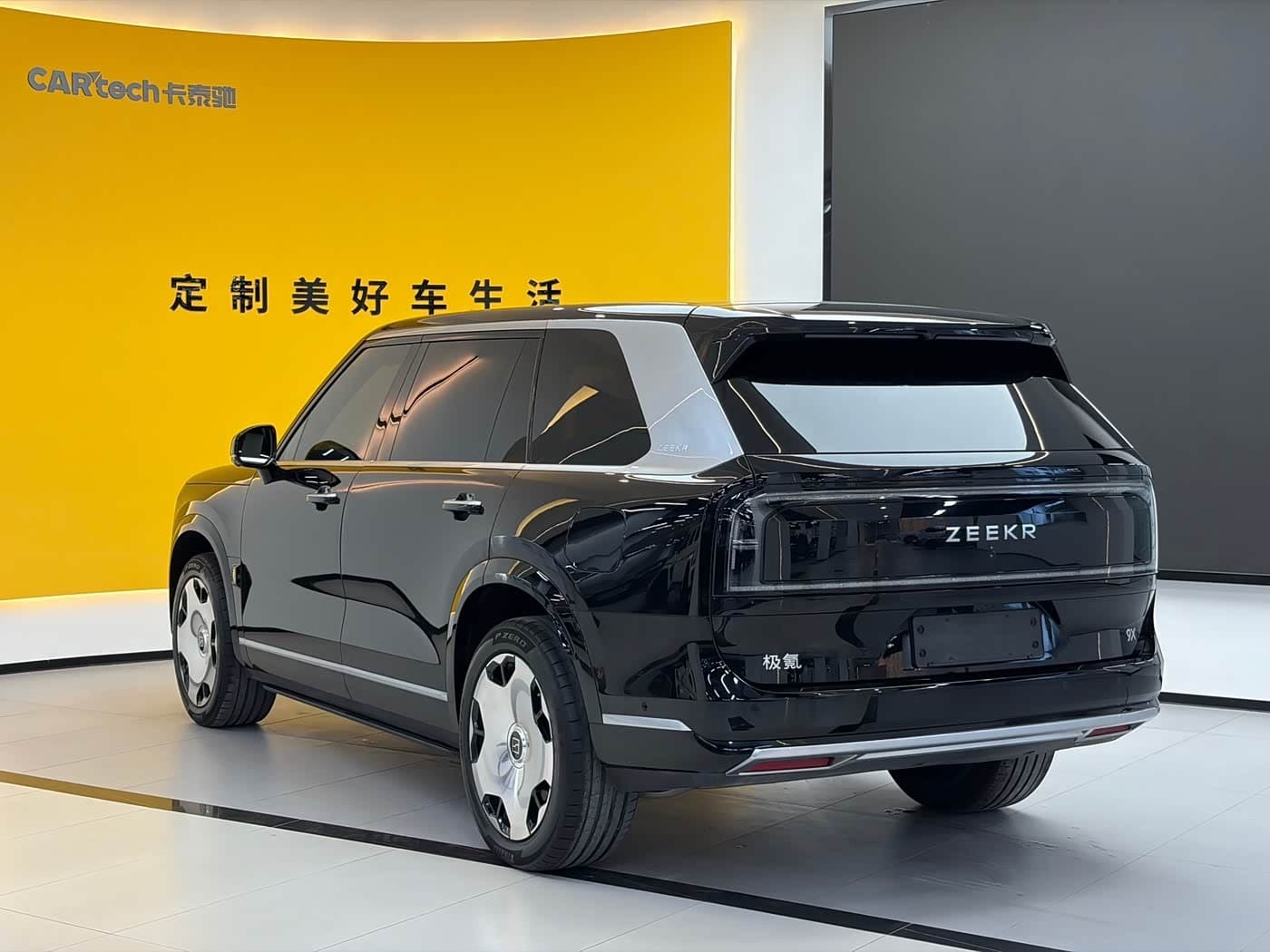2025 Zeekr 9X Black, 8,200 km, China export – photo 7