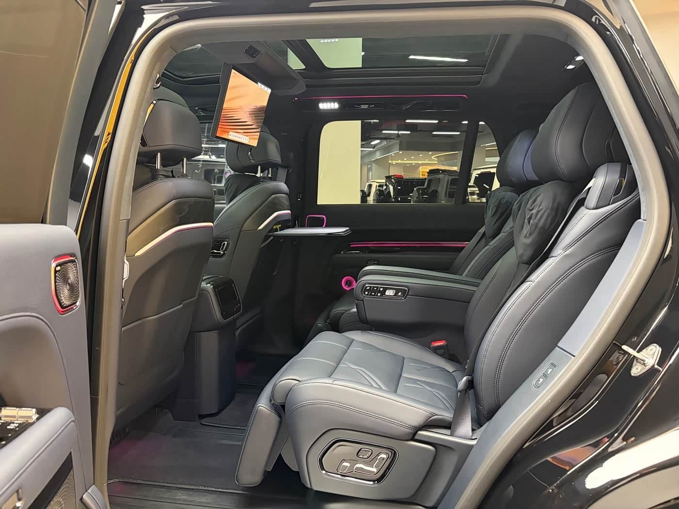 2025 Zeekr 9X Black, 8,200 km, China export – photo 10