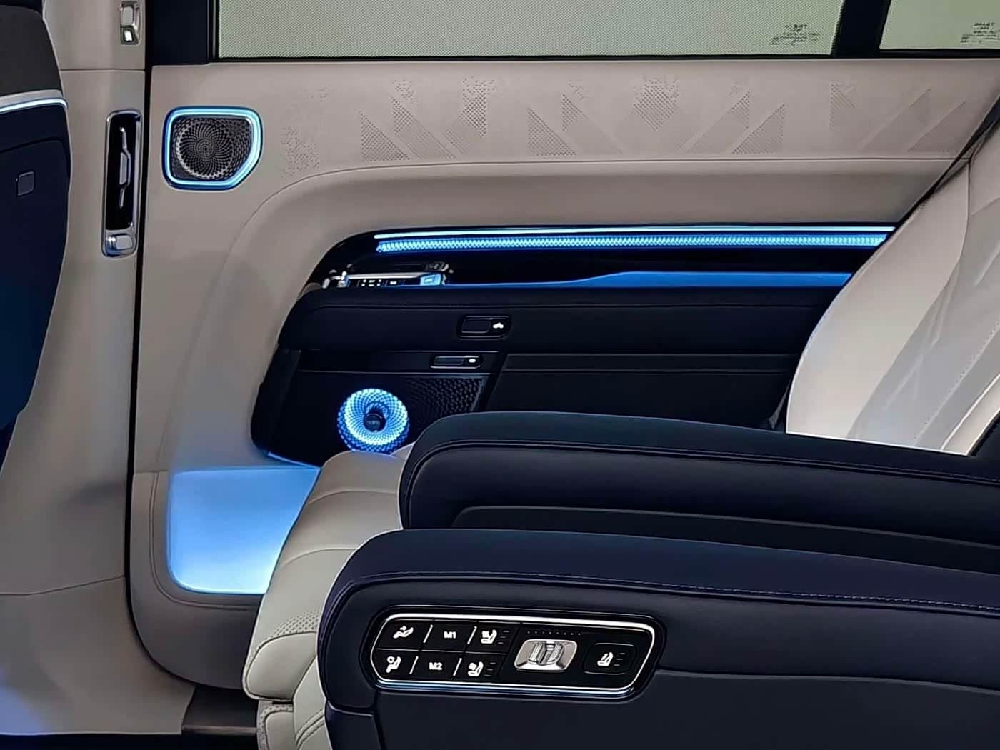 2025 Zeekr 9X White, 10 km, China export – photo 11