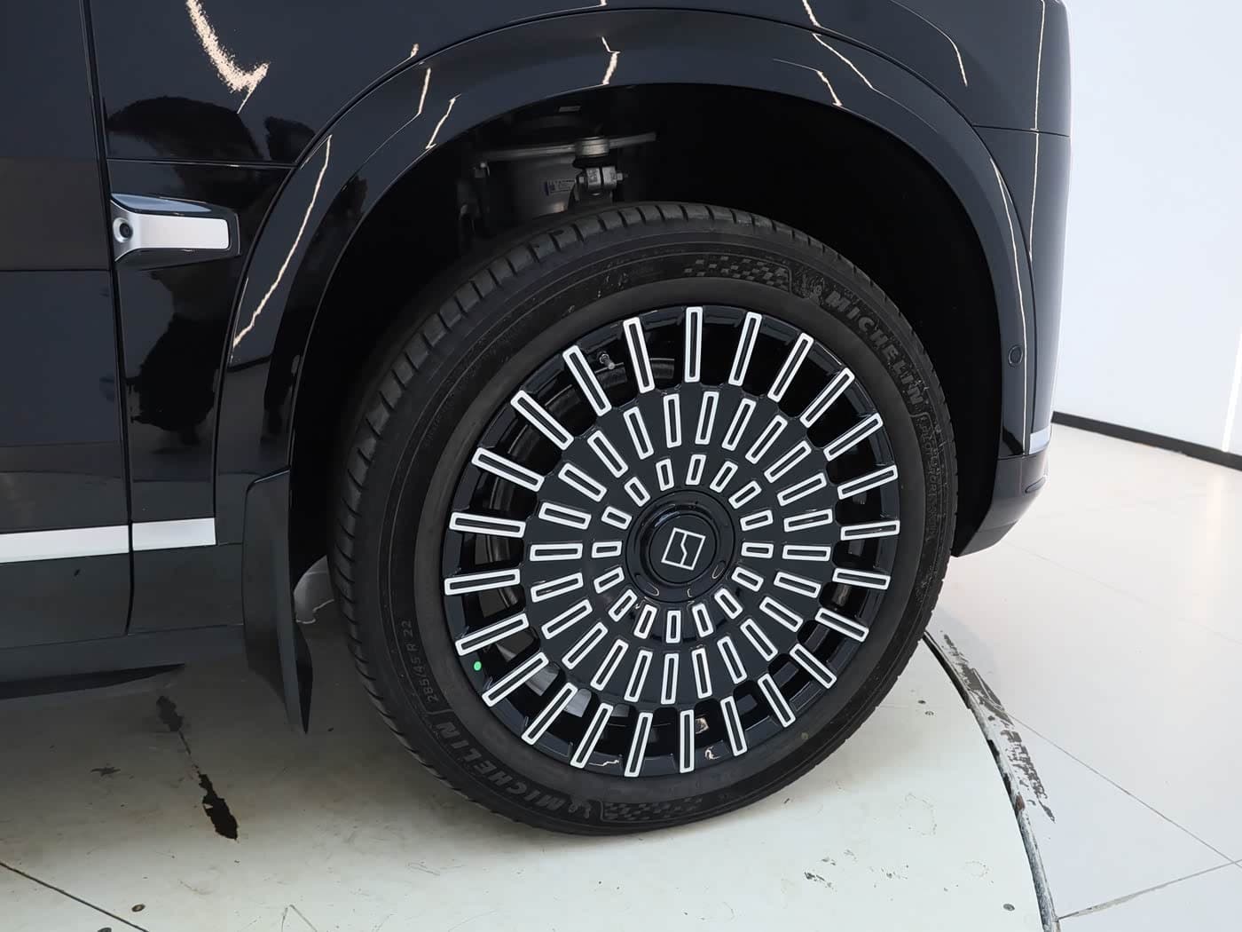 2025 Zeekr 9X Black, 12,500 km, China export – photo 5
