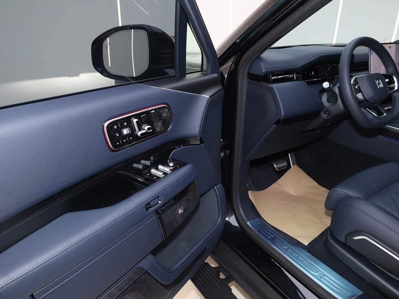 2025 Zeekr 9X Black, 12,500 km, China export – photo 9
