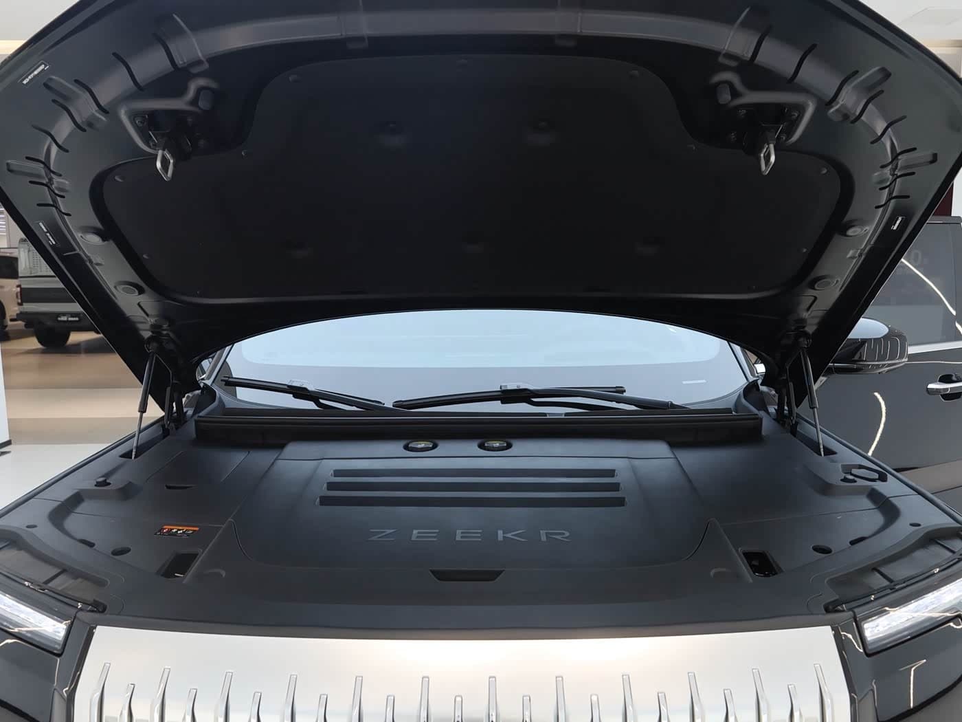 2025 Zeekr 9X Black, 12,500 km, China export – photo 11