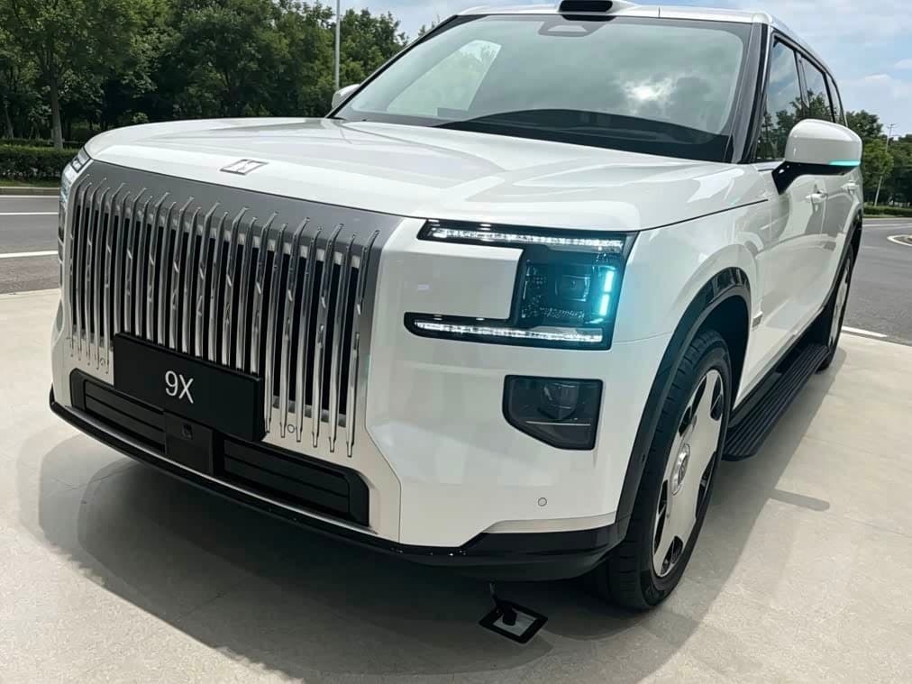 2025 Zeekr 9X White, 100 km, China export – photo 1