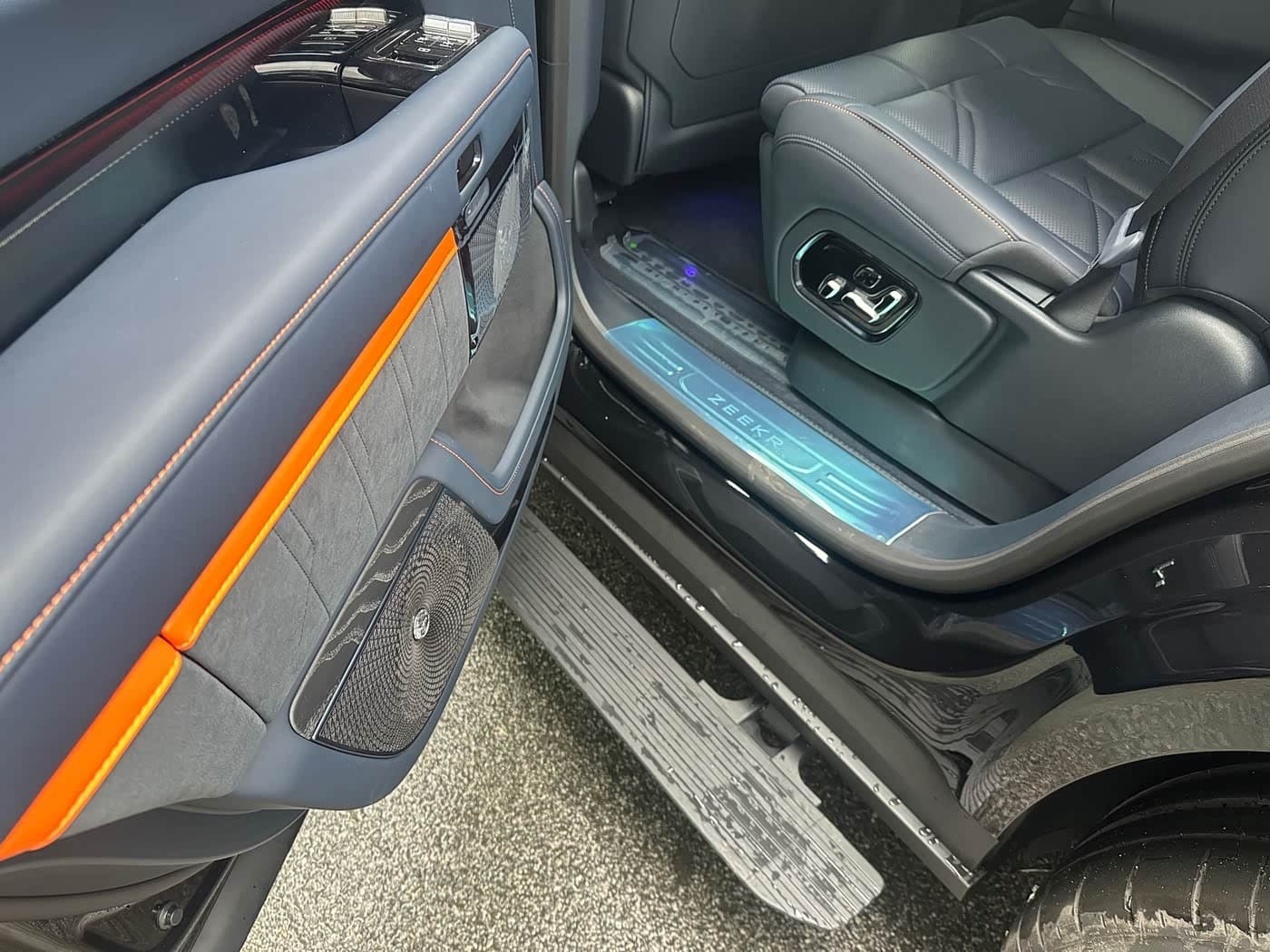 2025 Zeekr 9X Black, 100 km, China export – photo 16